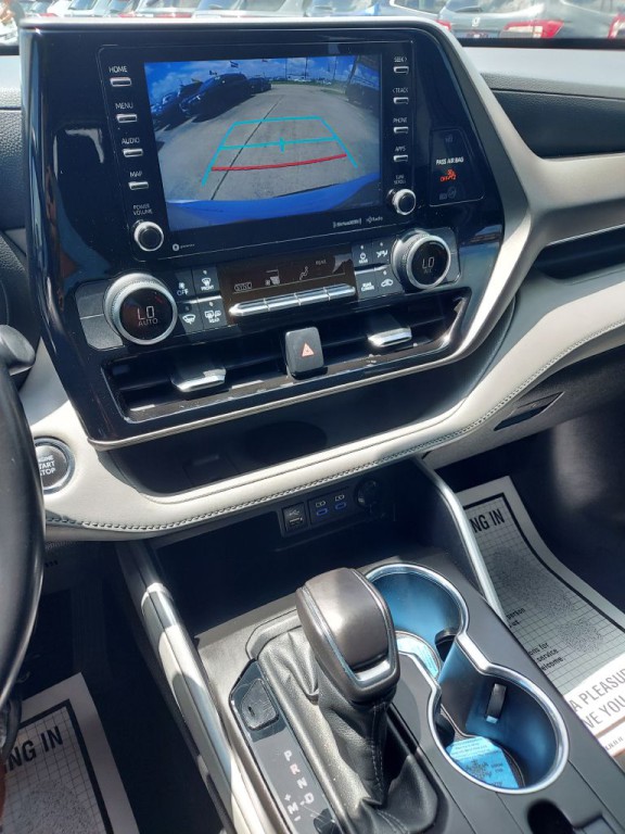 2022 Toyota Highlander Image 16