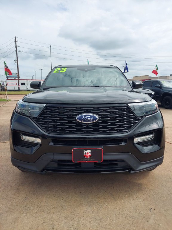 2023 Ford Explorer Image 2