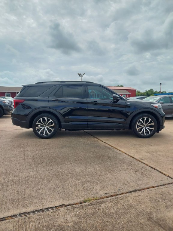 2023 Ford Explorer Image 4