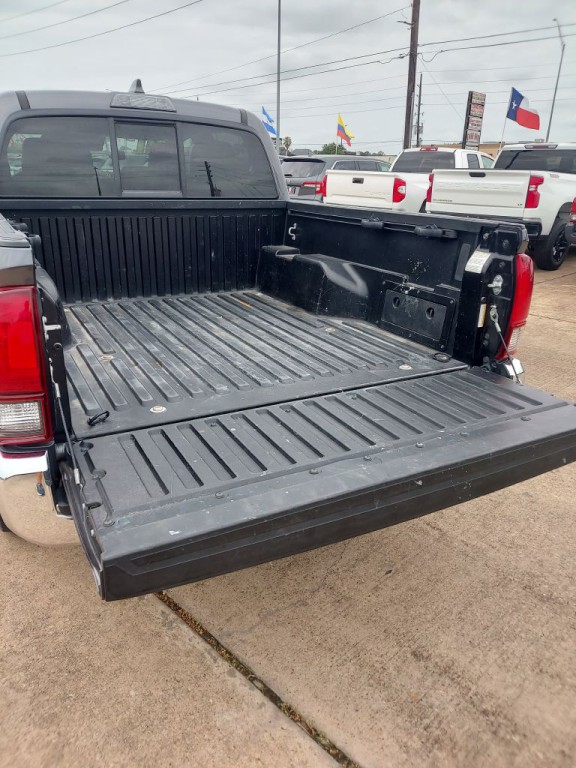2021 Toyota Tacoma Image 18