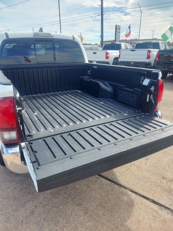 2021 Toyota Tacoma Image 18