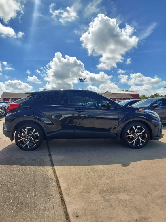 2021 Toyota C-HR Image 4