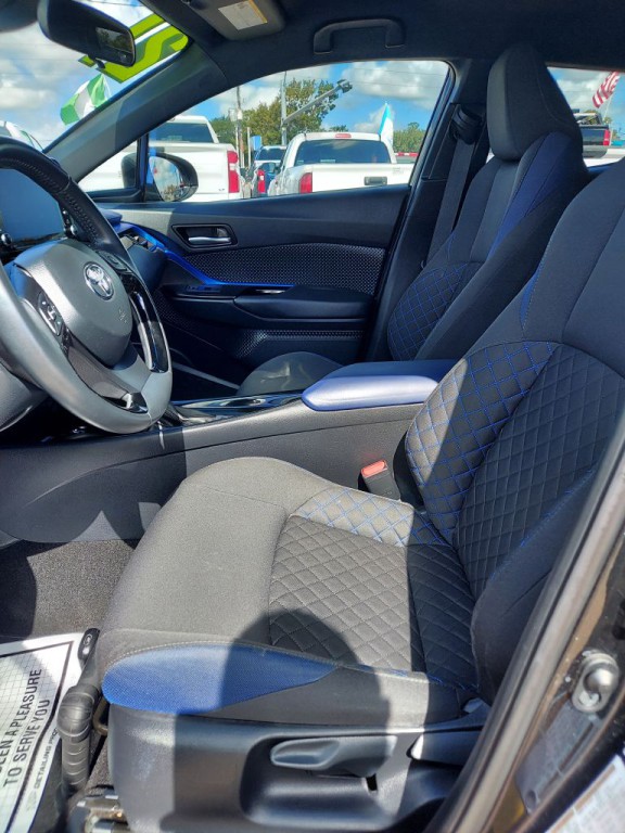 2021 Toyota C-HR Image 9