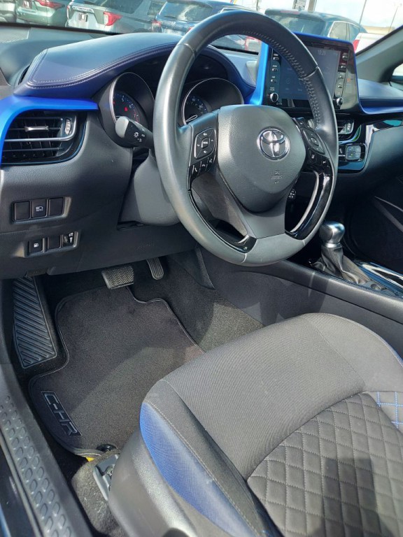 2021 Toyota C-HR Image 16