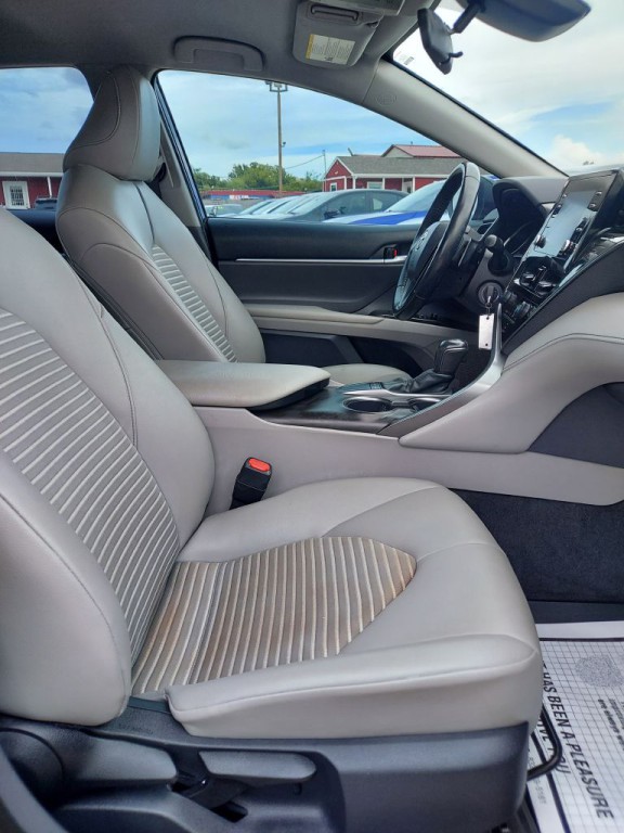 2022 Toyota Camry Image 11