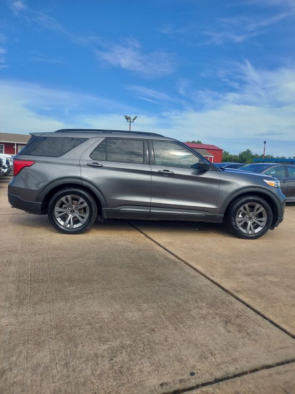 2021 Ford Explorer Image 4