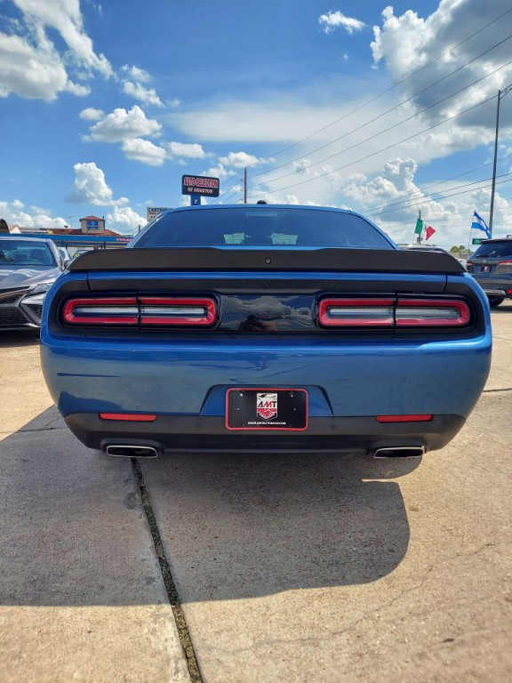 2022 Dodge Challenger Image 6