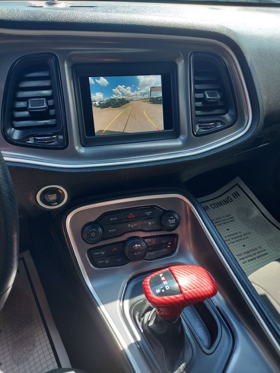 2022 Dodge Challenger Image 14