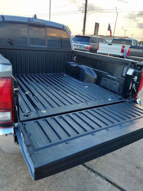 2021 Toyota Tacoma Image 18