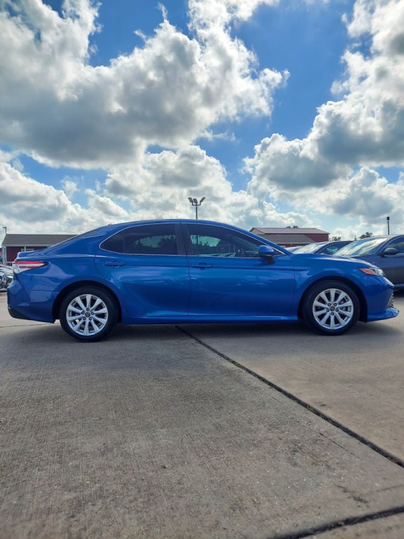 2020 Toyota Camry Image 4