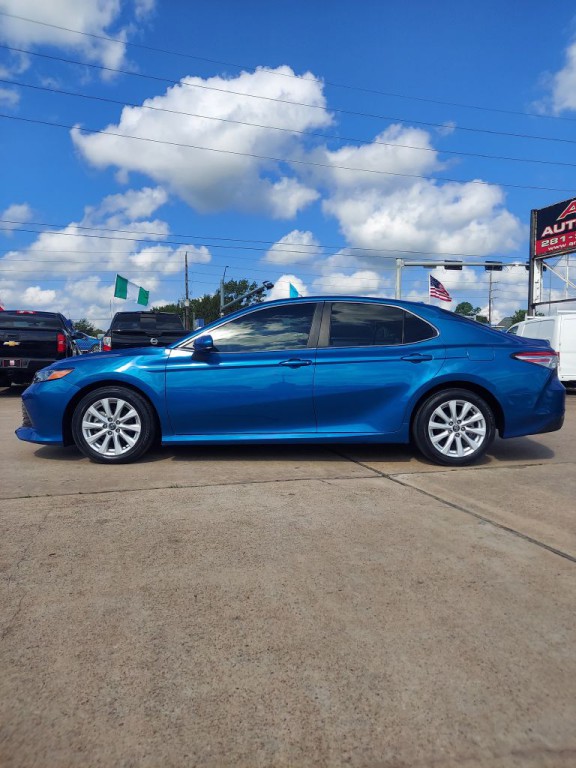 2020 Toyota Camry Image 8