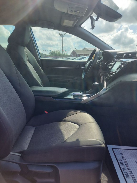 2020 Toyota Camry Image 11