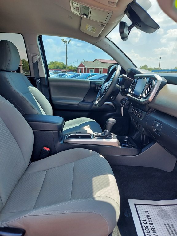 2020 Toyota Tacoma Image 11