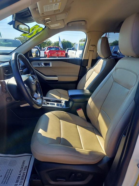 2022 Ford Explorer Image 9