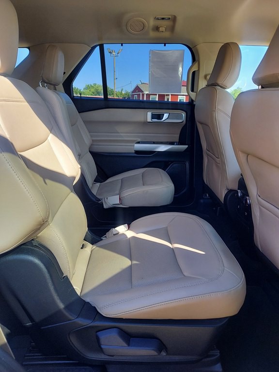 2022 Ford Explorer Image 13