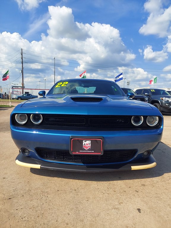 2022 Dodge Challenger Image 2