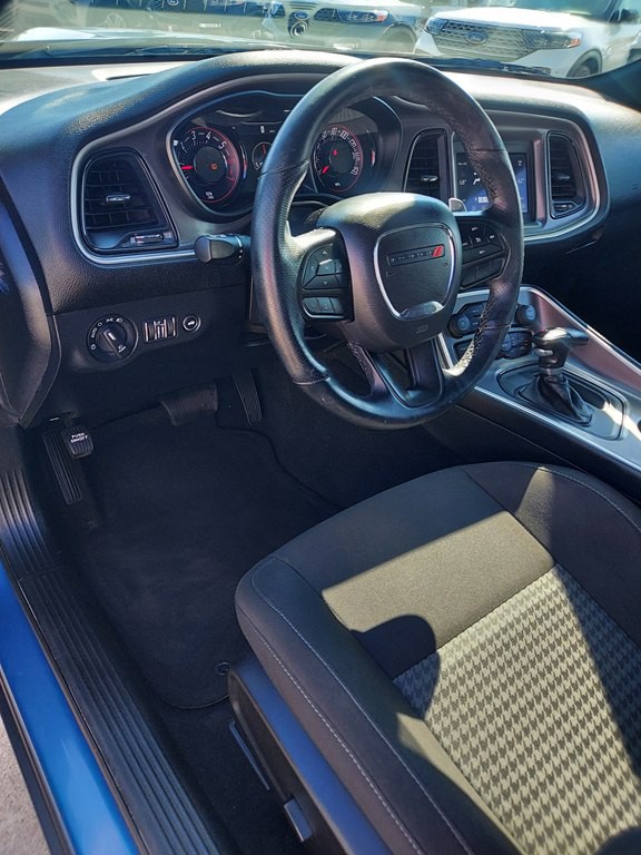 2022 Dodge Challenger Image 16
