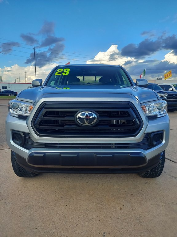 2023 Toyota Tacoma Image 2