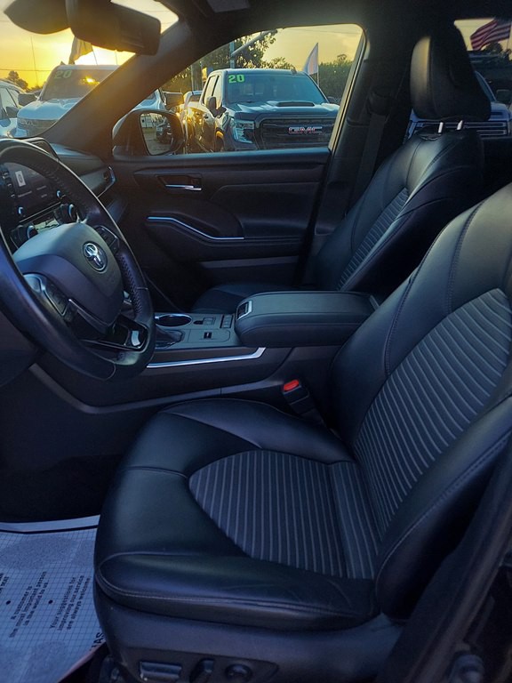 2021 Toyota Highlander Image 9
