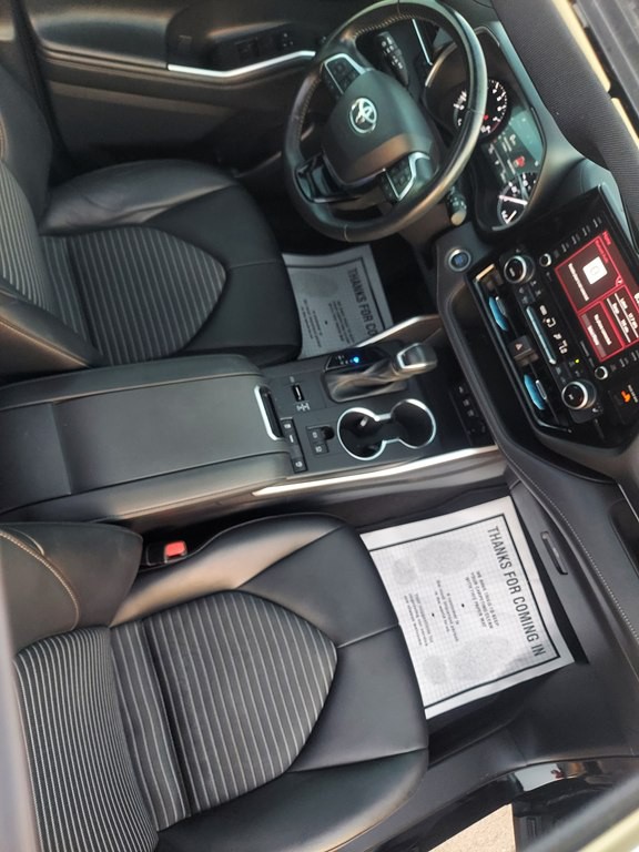 2021 Toyota Highlander Image 16