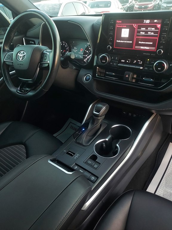 2021 Toyota Highlander Image 17