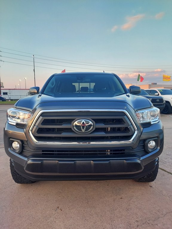 2023 Toyota Tacoma Image 2