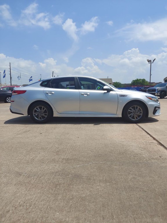 2020 Kia Optima Image 4
