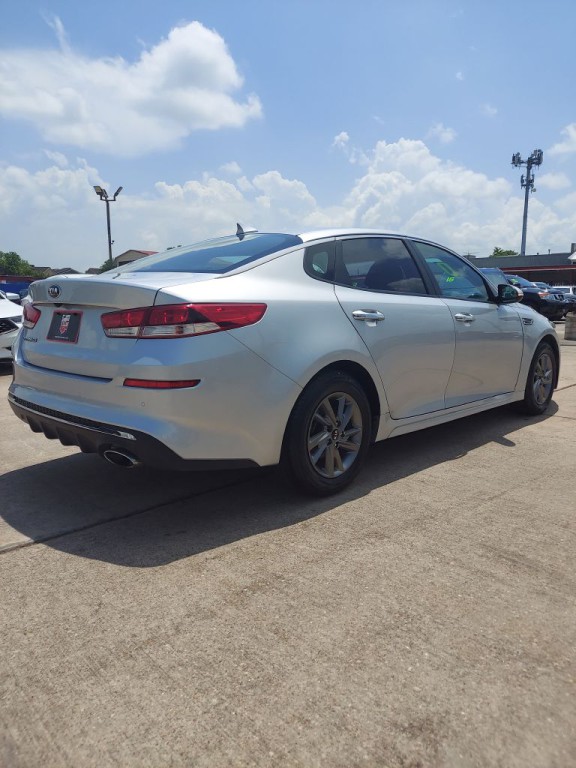 2020 Kia Optima Image 5