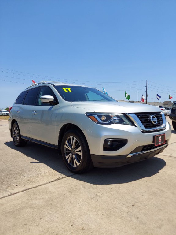 2017 Nissan Pathfinder Image 3