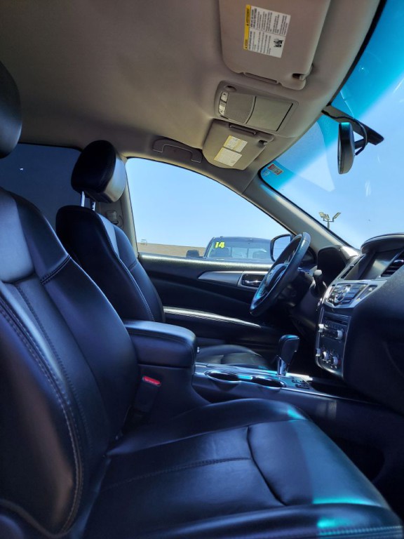 2017 Nissan Pathfinder Image 12