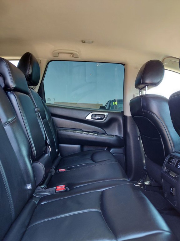 2017 Nissan Pathfinder Image 13