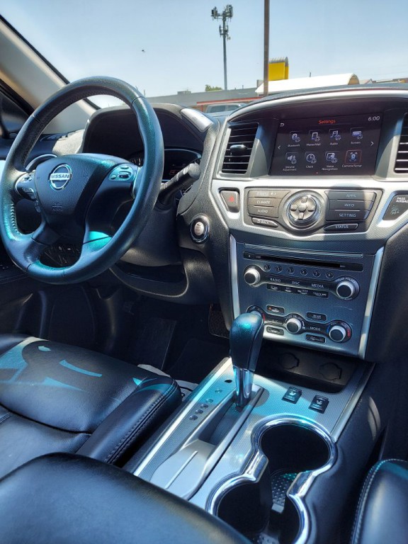 2017 Nissan Pathfinder Image 15