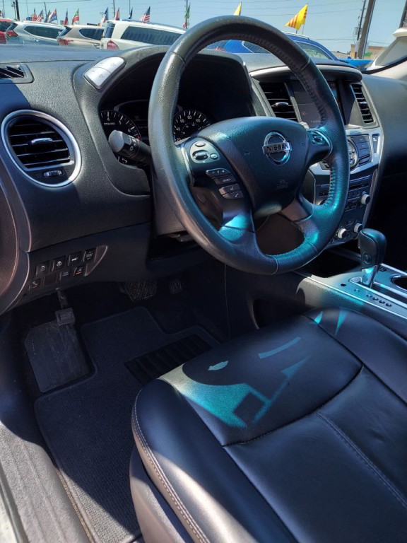 2017 Nissan Pathfinder Image 18