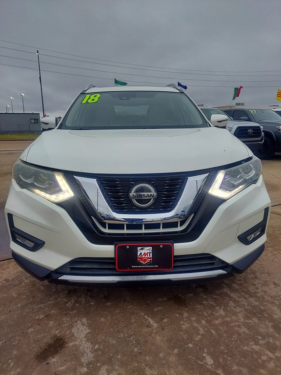 2018 Nissan Rogue Image 2