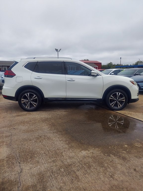 2018 Nissan Rogue Image 4