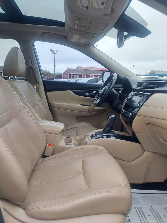 2018 Nissan Rogue Image 11