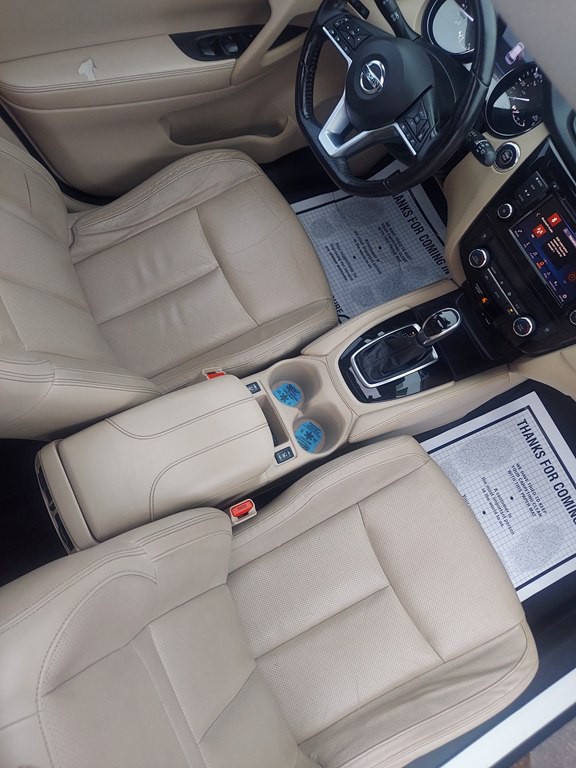 2018 Nissan Rogue Image 13