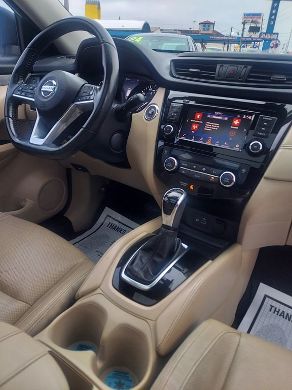 2018 Nissan Rogue Image 14