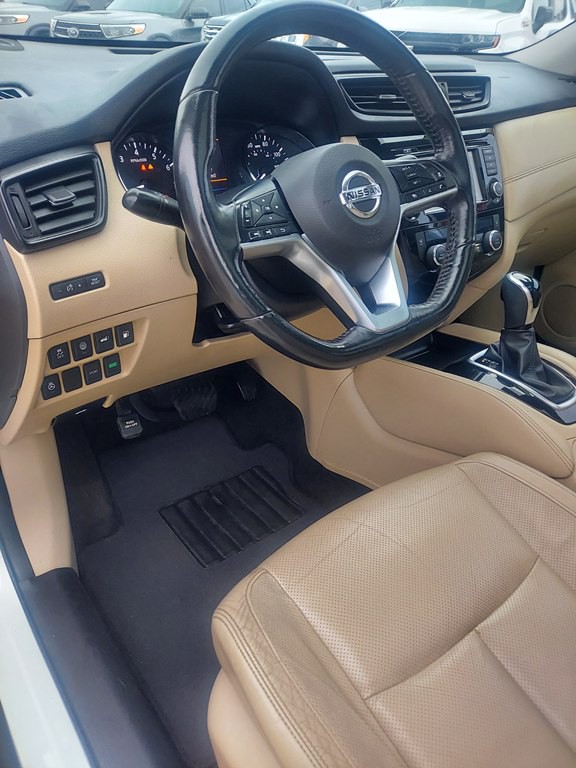 2018 Nissan Rogue Image 17