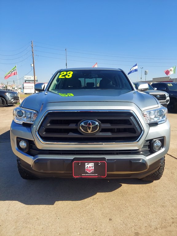 2023 Toyota Tacoma Image 2