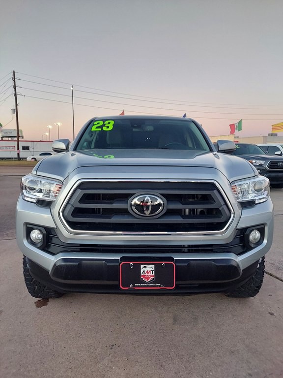 2023 Toyota Tacoma Image 2
