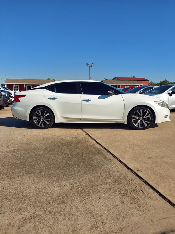 2017 Nissan Maxima Image 4