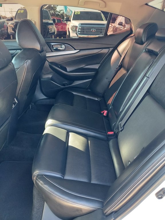 2017 Nissan Maxima Image 10