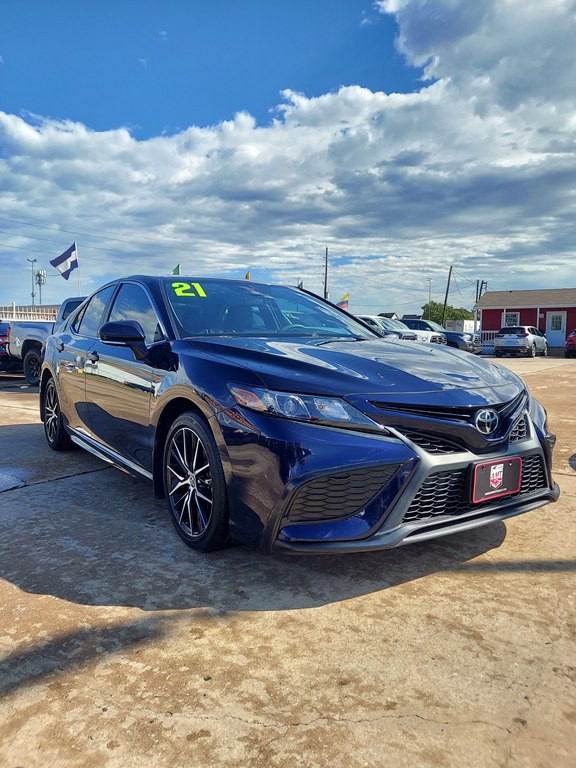 2021 Toyota Camry Image 3