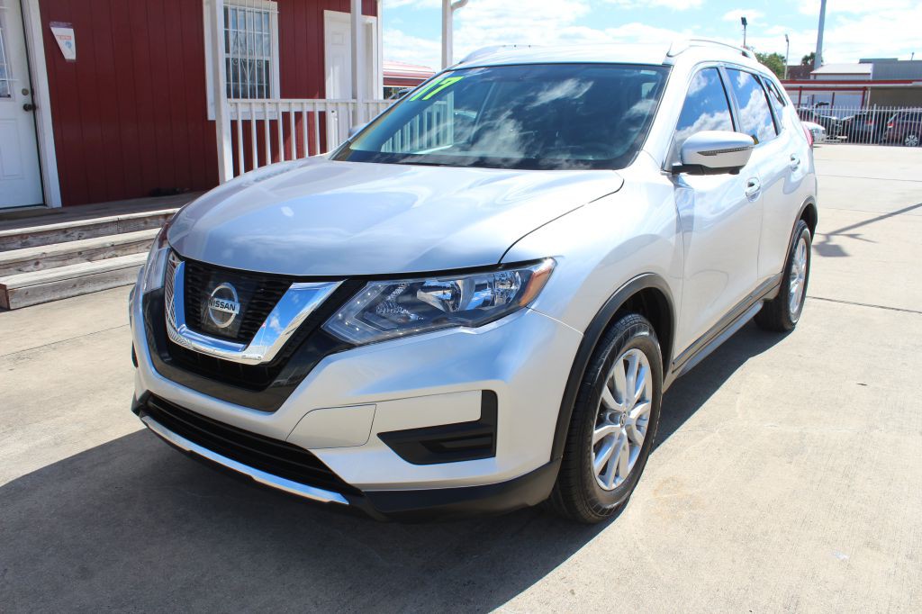 2017 Nissan Rogue Image 2