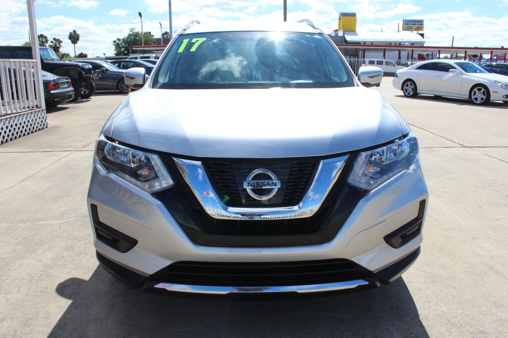 2017 Nissan Rogue Image 3