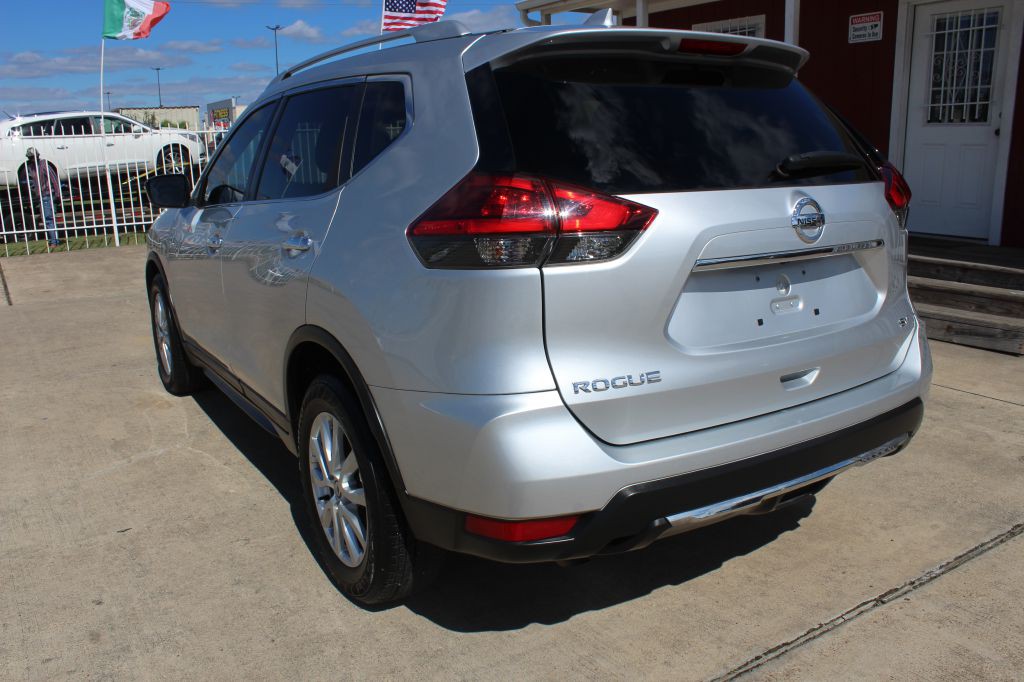 2017 Nissan Rogue Image 8