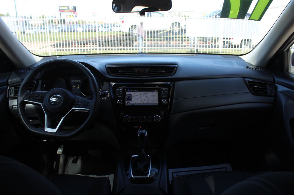 2017 Nissan Rogue Image 13