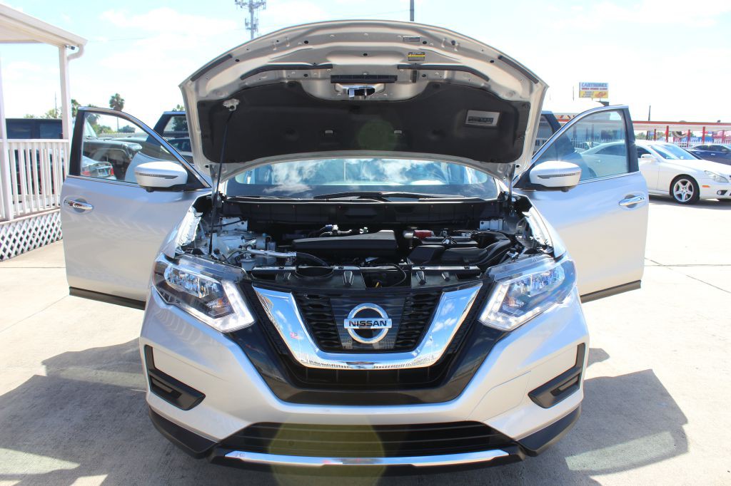 2017 Nissan Rogue Image 19