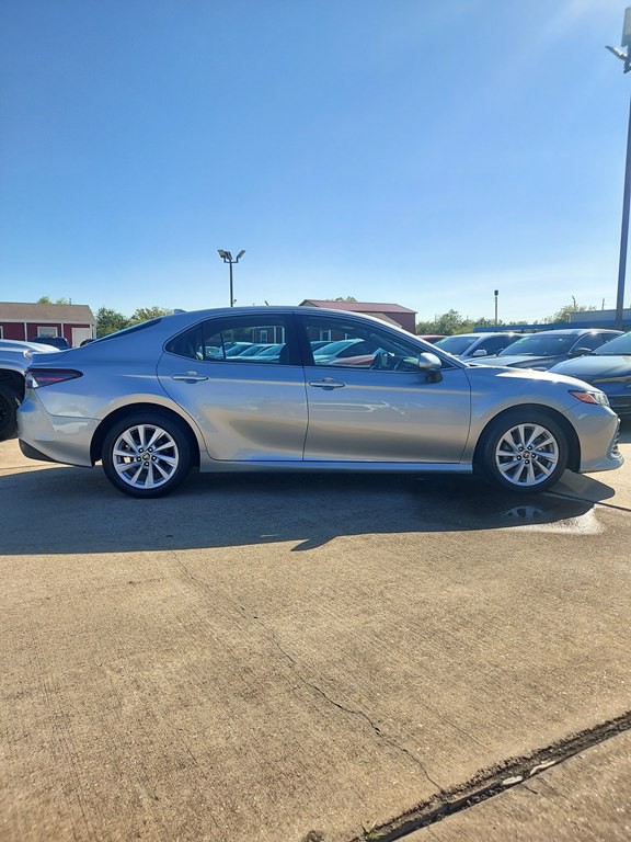 2023 Toyota Camry Image 4